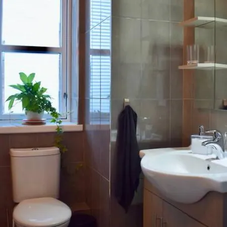 شقة 3 Bedroom Riverside Duplex Sleeps 6 دبلن
