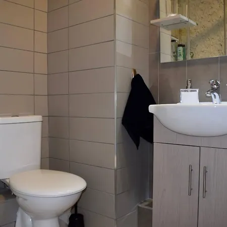 3 Bedroom Riverside Duplex Sleeps 6 شقة دبلن