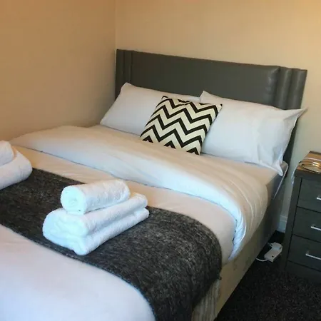 3 Bedroom Riverside Duplex Sleeps 6 شقة دبلن