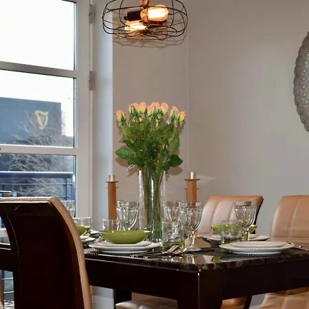 3 Bedroom Riverside Duplex Sleeps 6 * Dublin